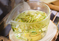 加入金银花的绿茶糖水有什么效果？如何制作？