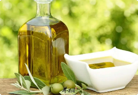 制作蜂蜜和橄榄油护发剂是什么？如何使用蜂蜜和橄榄油护发剂？